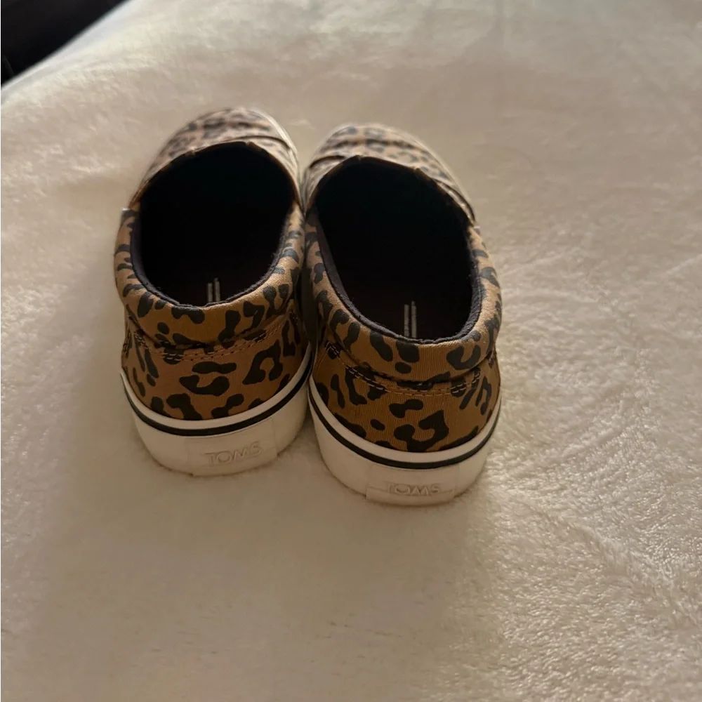 TOMS womens Leopard Print Slip-On Sneakers - Tan and Black - Picture 4 of 9